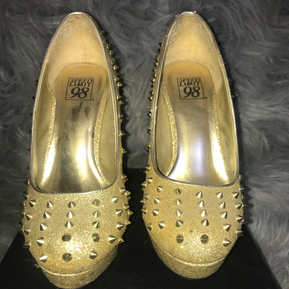 Stilettos - Picture 3 of 4